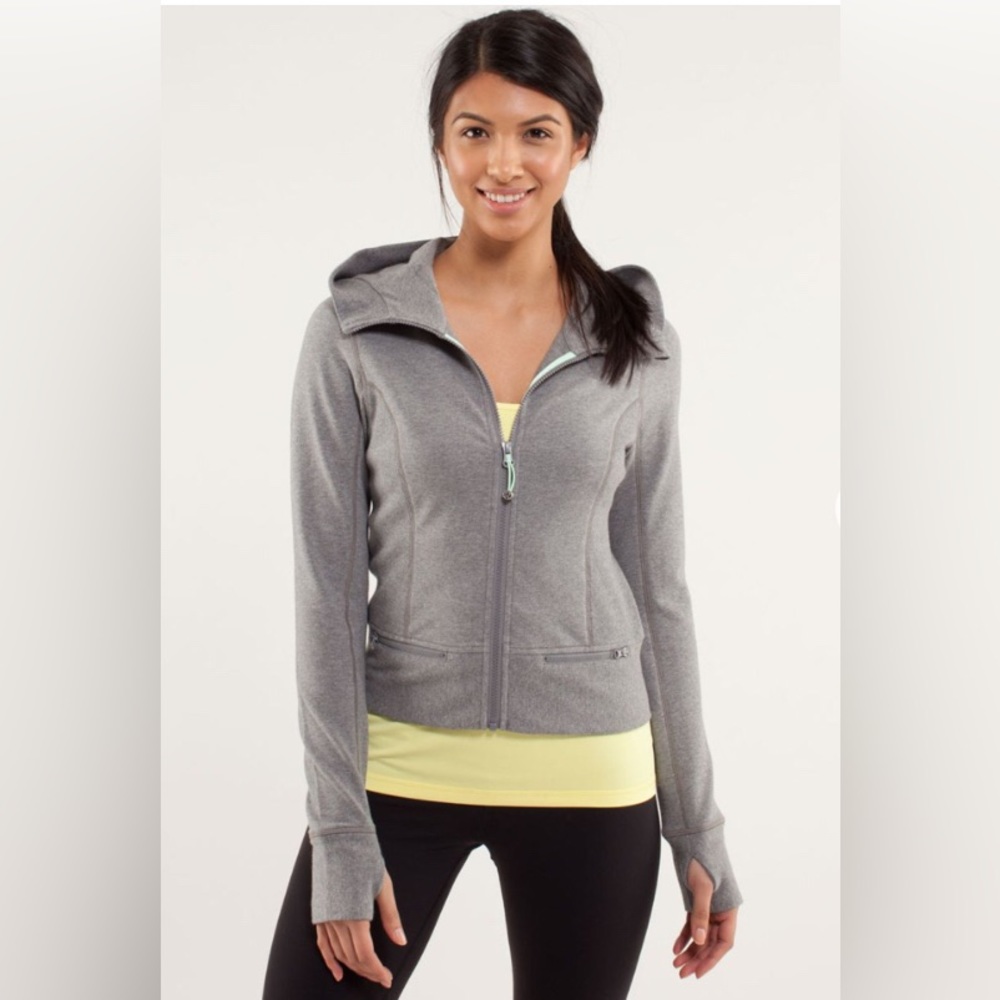 NWOT Lululemon Throw Me Over Hoodie
Vintage Sports Grey